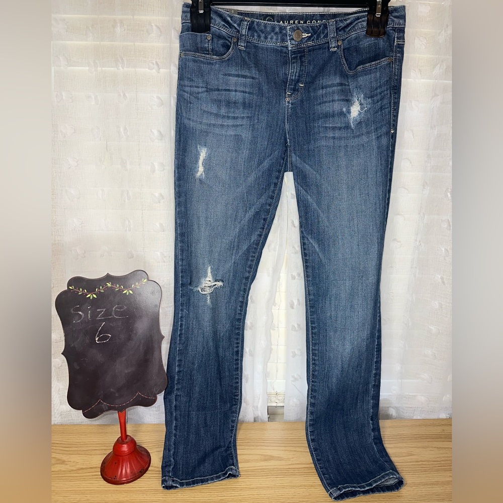 Lauren Conrad Jeans size 6 light denim rips